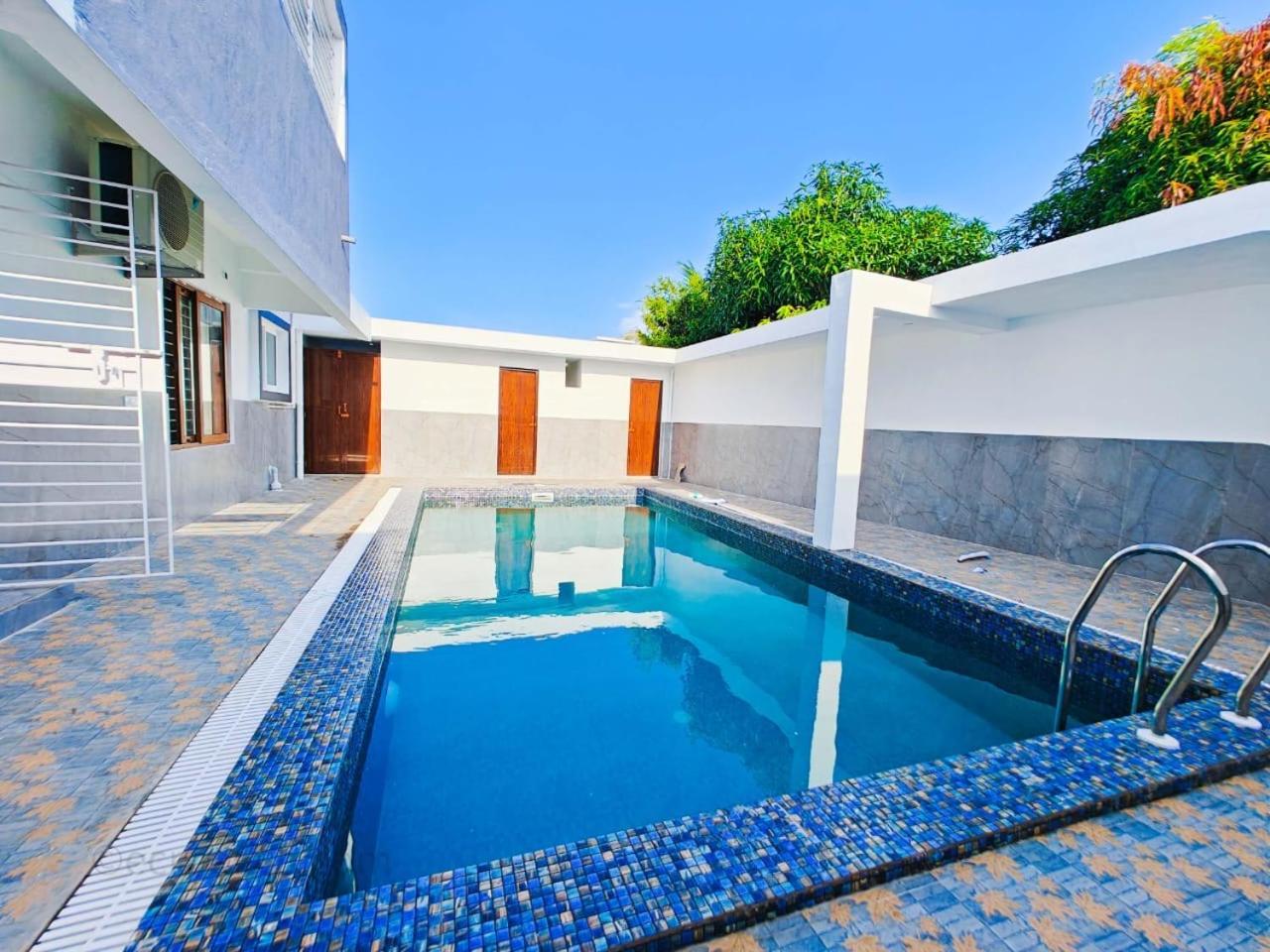 Rini Resort Chennai Exterior foto